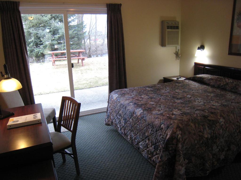 Johnny'S Motel Grand Forks Kültér fotó