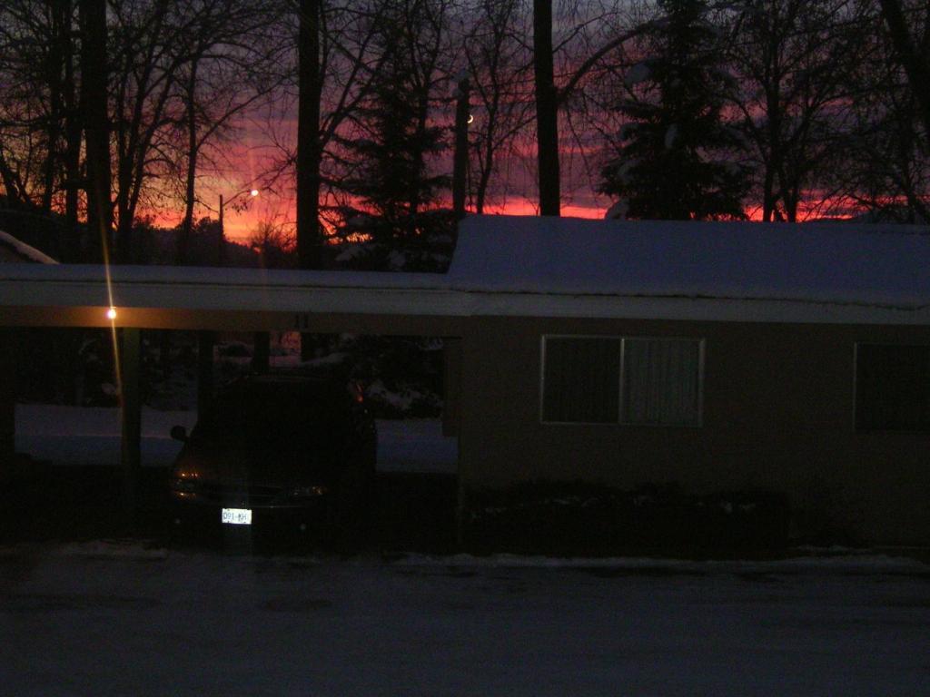 Johnny'S Motel Grand Forks Kültér fotó