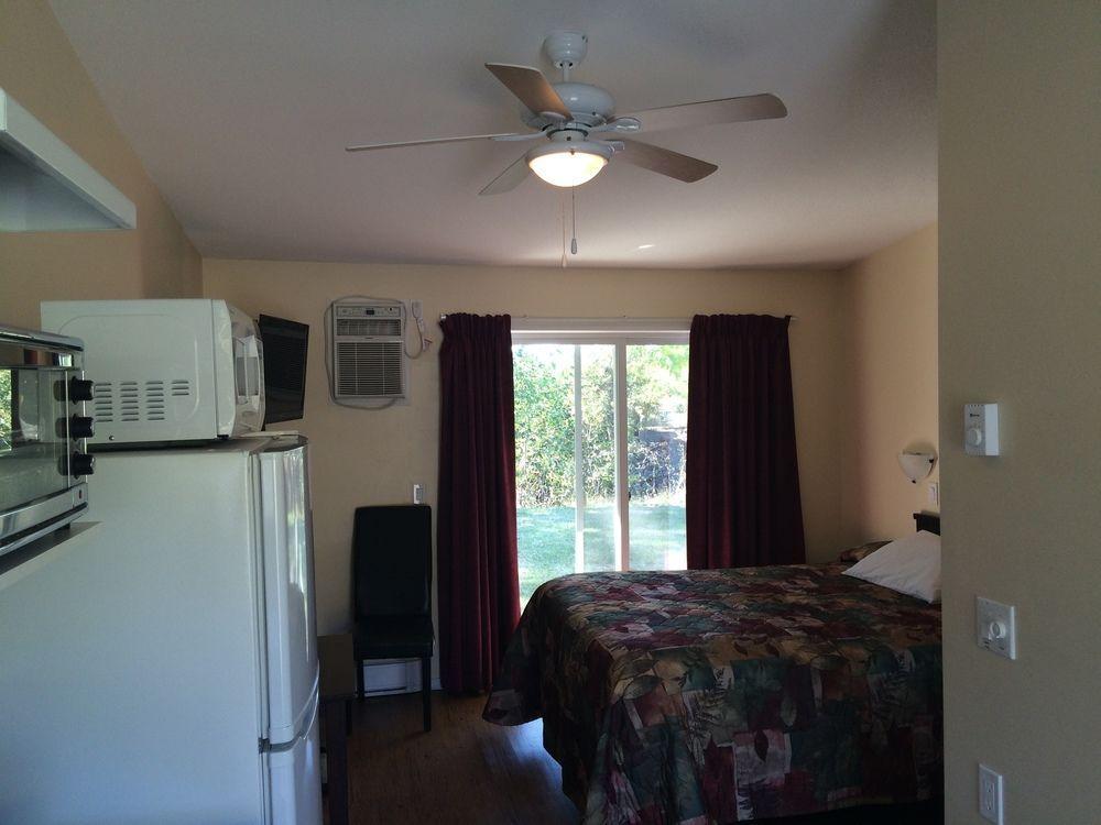 Johnny'S Motel Grand Forks Kültér fotó