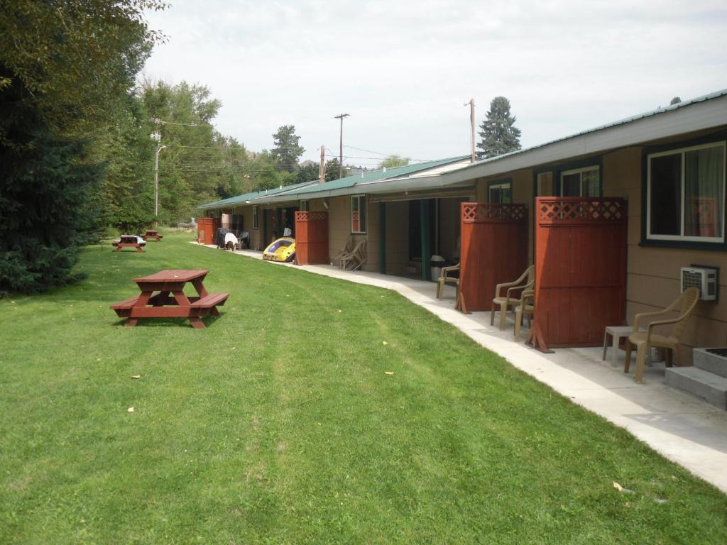 Johnny'S Motel Grand Forks Kültér fotó